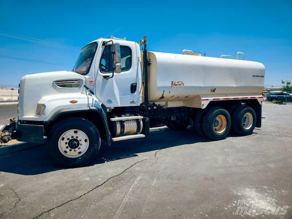 Freightliner 108 SD Tovornjaki za vodo