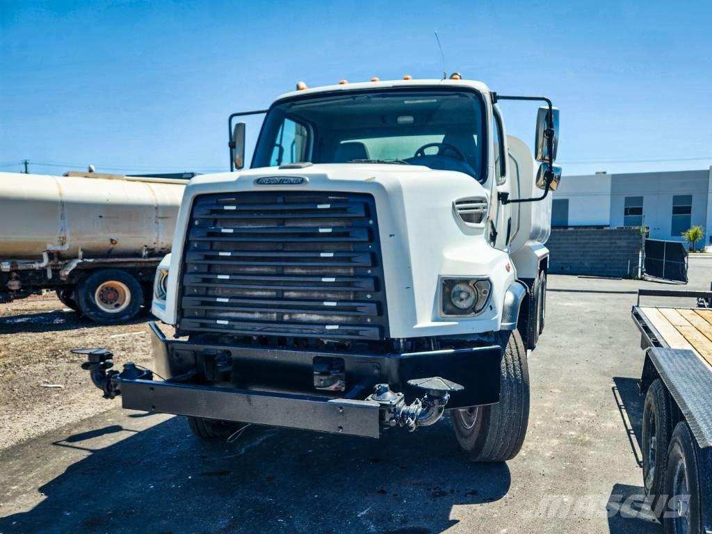 Freightliner 108 SD Tovornjaki za vodo