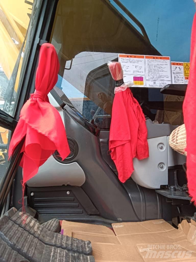 Komatsu PC 200-8 Bagri goseničarji