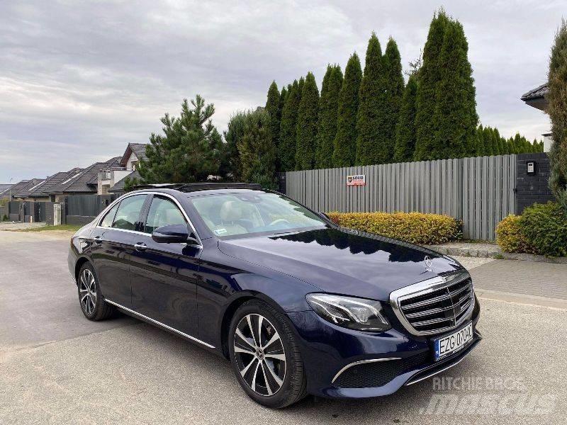 Mercedes-Benz E 300D Avtomobili
