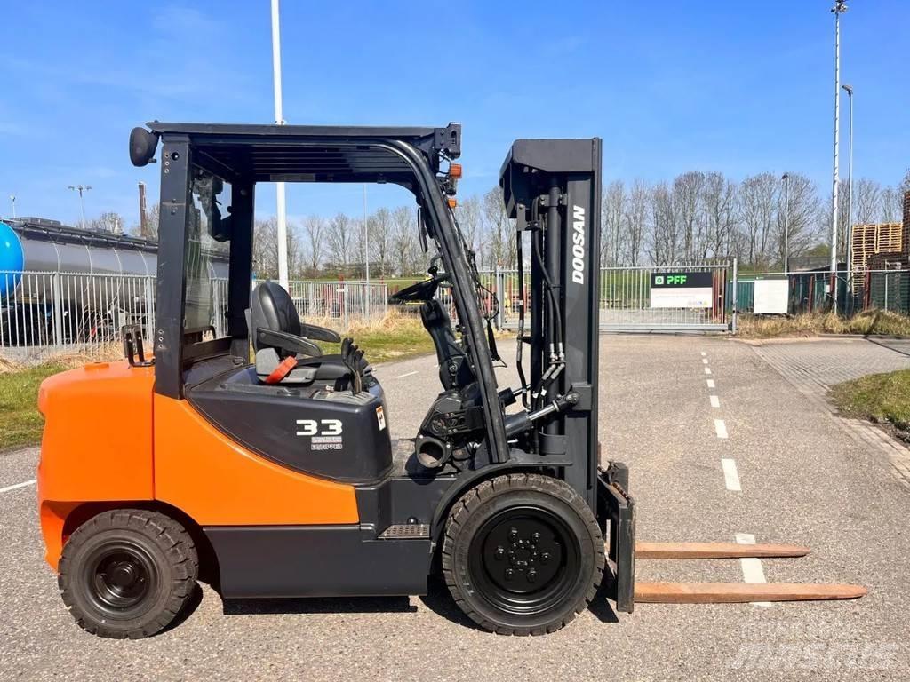 Doosan D33S- 7 Dizelski viličarji