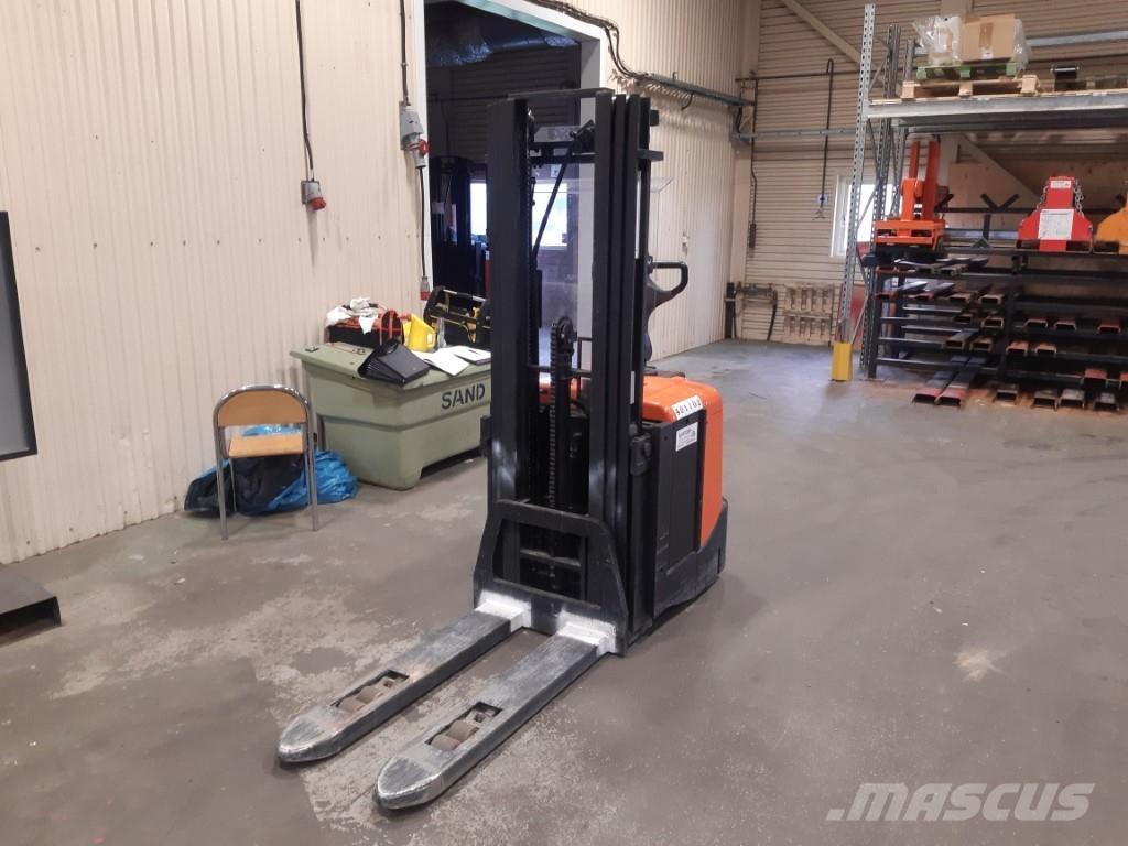 BT SPE125L Samopogonski ročni viličarji