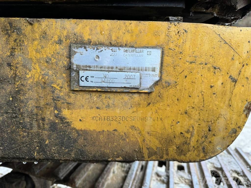 CAT 323 D Bagri goseničarji