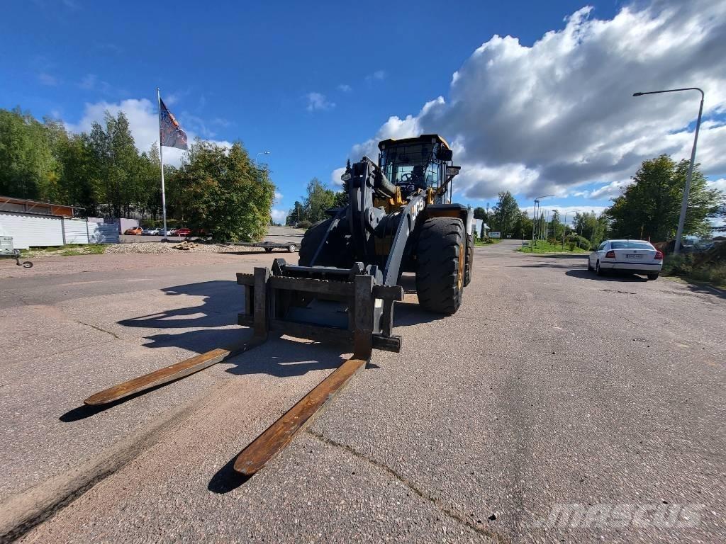 JCB 457 ZX Kolesni nakladalci