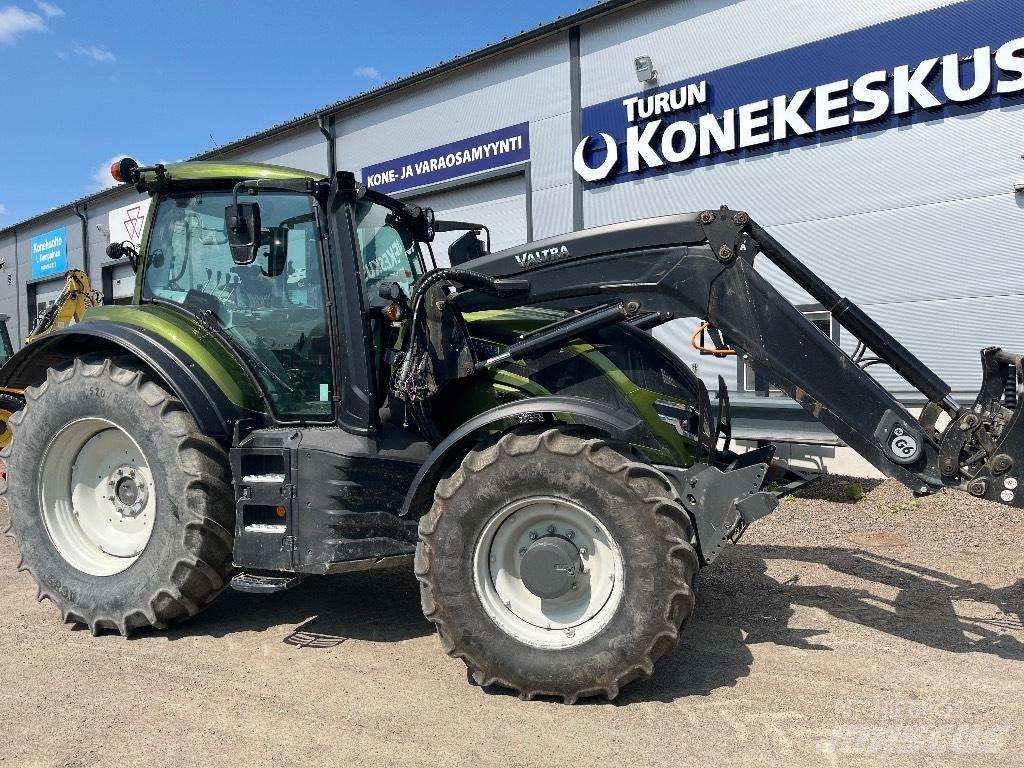 Valtra T 145 Traktorji