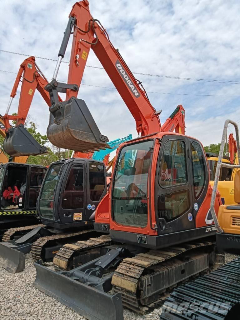 Doosan DX 75 Bagri goseničarji
