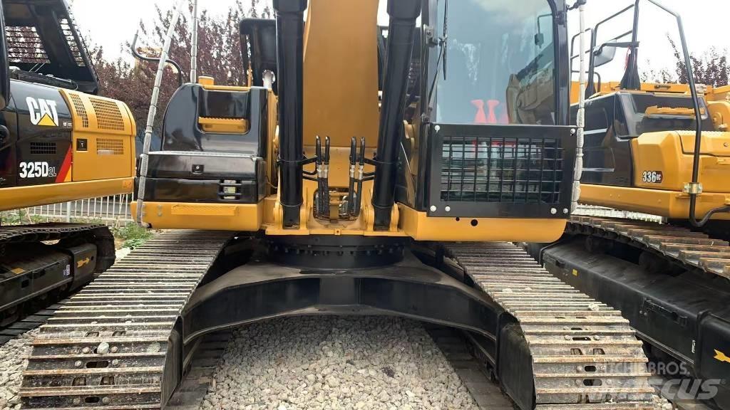 CAT 324 Bagri goseničarji