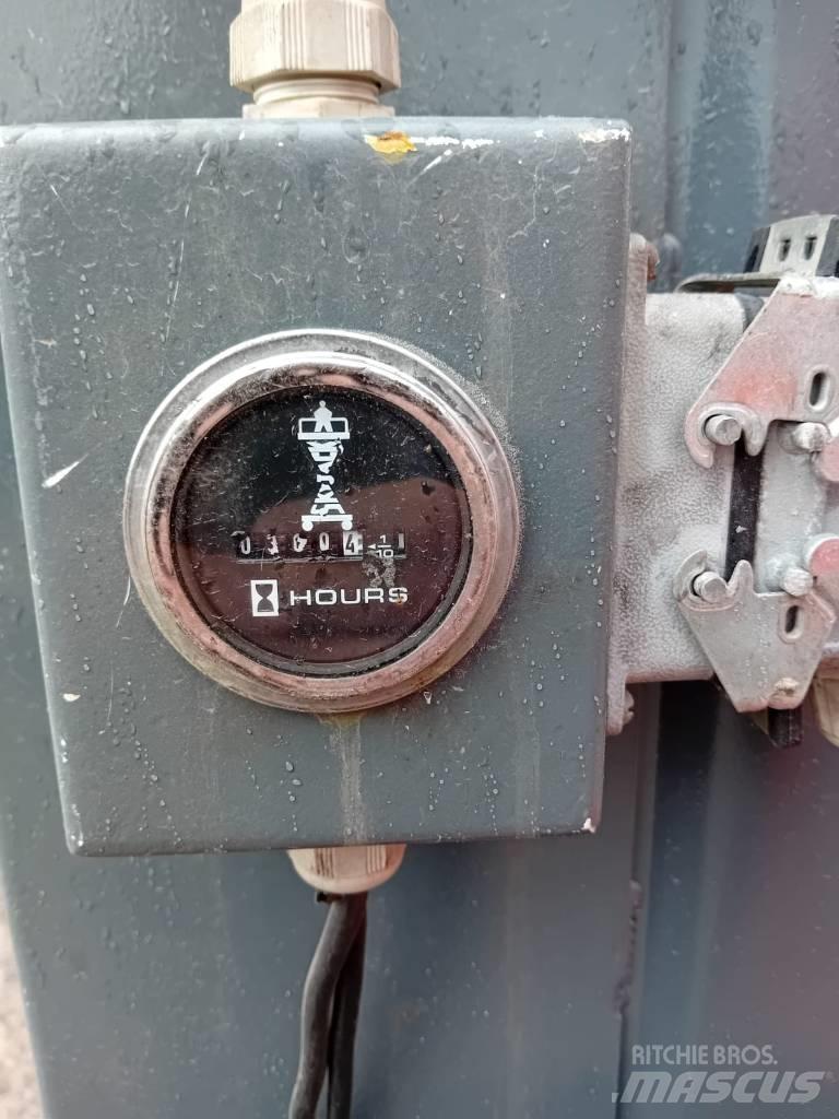 SkyJack SJ 16 Vertikalna dvigala