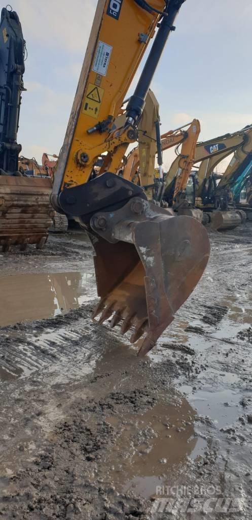 JCB JS 220 LC Bagri goseničarji