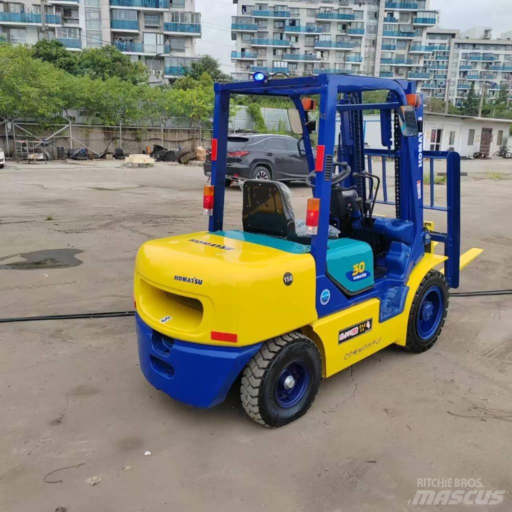 Komatsu FD 30 T-17 Dizelski viličarji