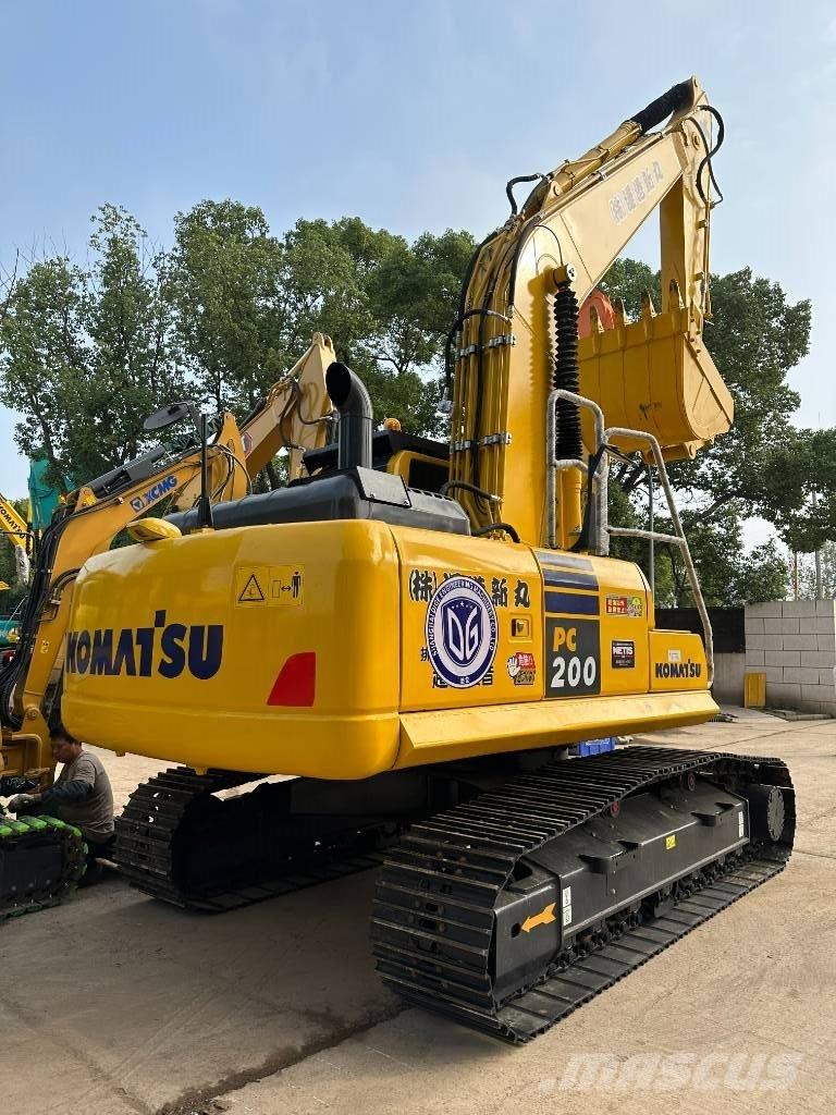 Komatsu PC 200-8N1 Midi bagri 7t – 12t