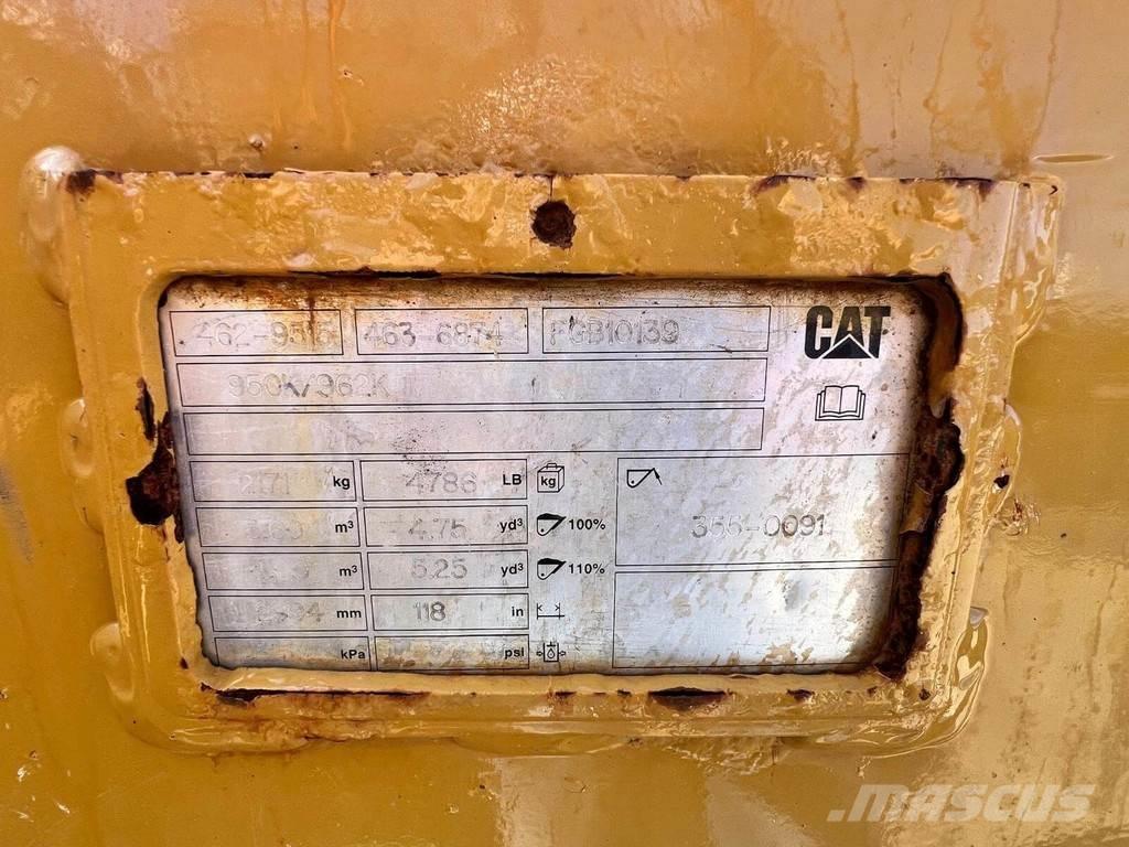 CAT 962M Kolesni nakladalci