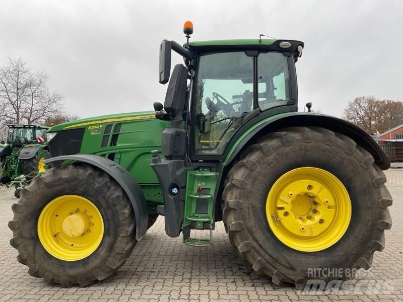 John Deere 6250R Traktorji