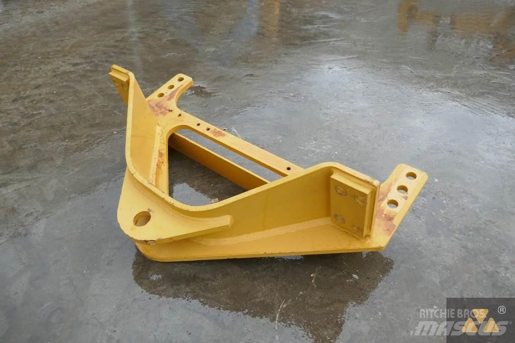 CAT 140M3 Drawbar Transport - drugo