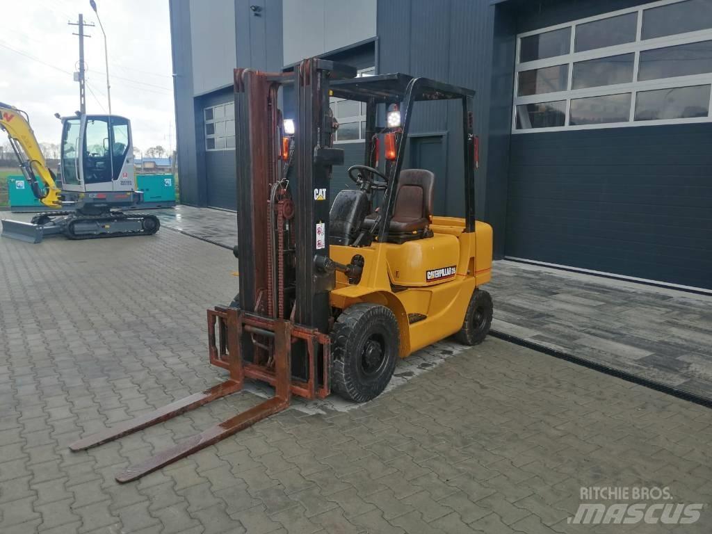 CAT DP 25 K Dizelski viličarji