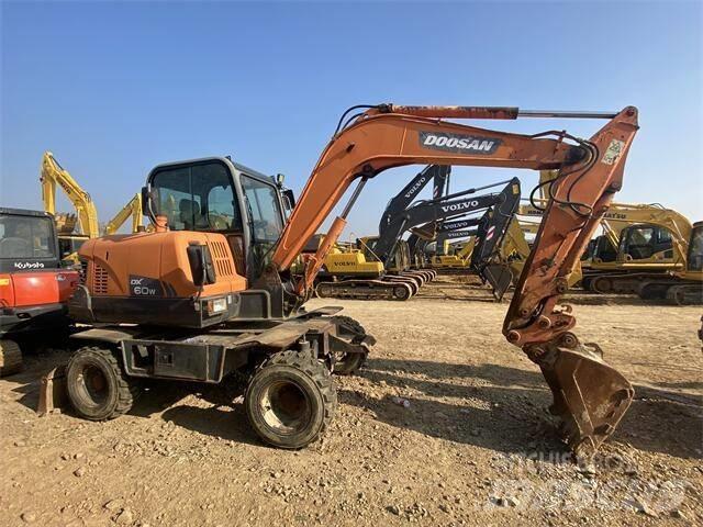 Doosan DX60W Mini bagri <7t