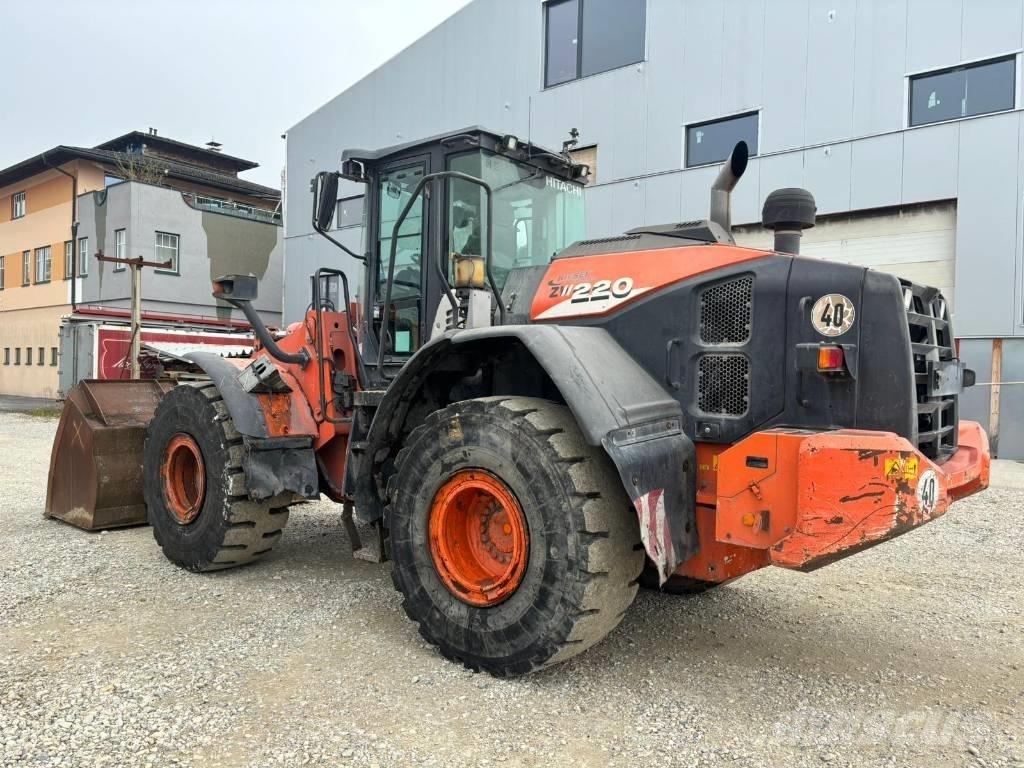 Hitachi ZW 220-6 Kolesni nakladalci