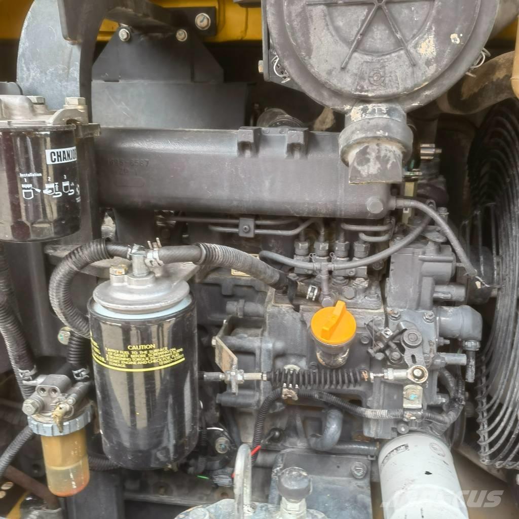 Komatsu PC56 Bagri goseničarji