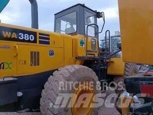 Komatsu WA 380 Kolesni nakladalci