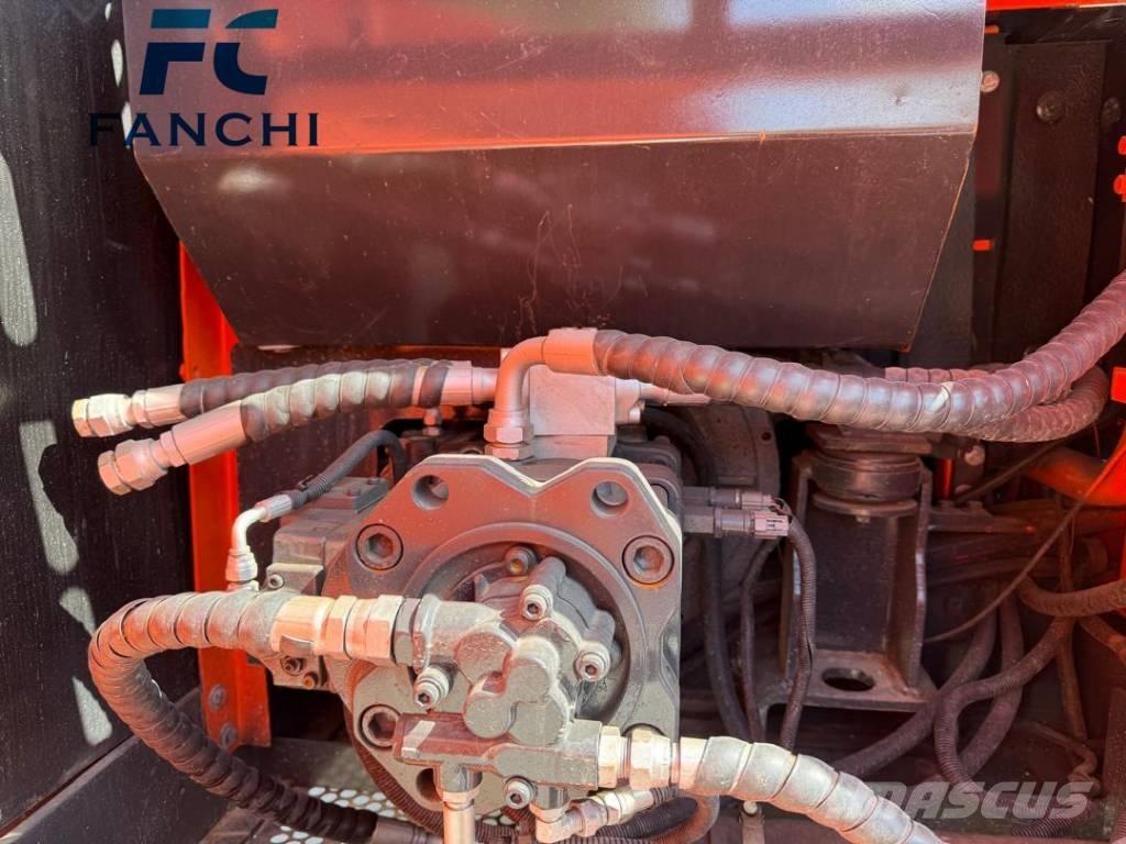 Doosan DX 225 Bagri goseničarji