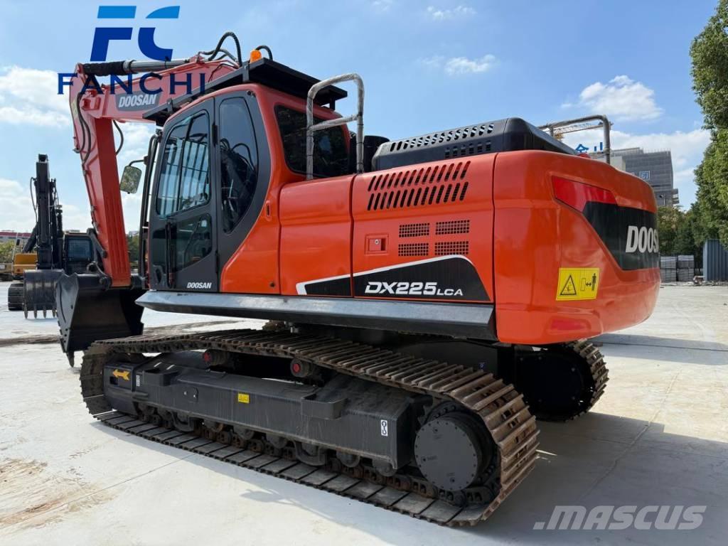 Doosan DX 225 Bagri goseničarji