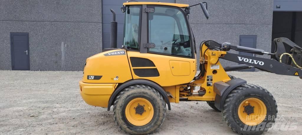 Volvo L 25 F Kolesni nakladalci