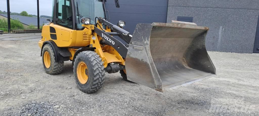 Volvo L 25 F Kolesni nakladalci