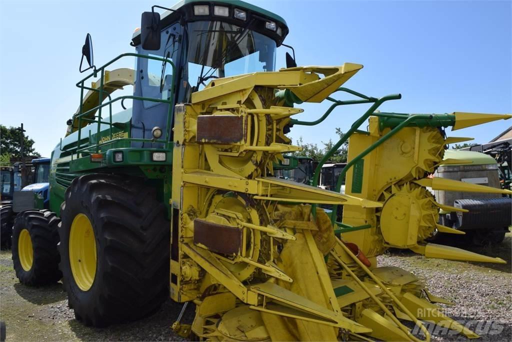 John Deere 7400 Stroji za krmo na lastni pogon