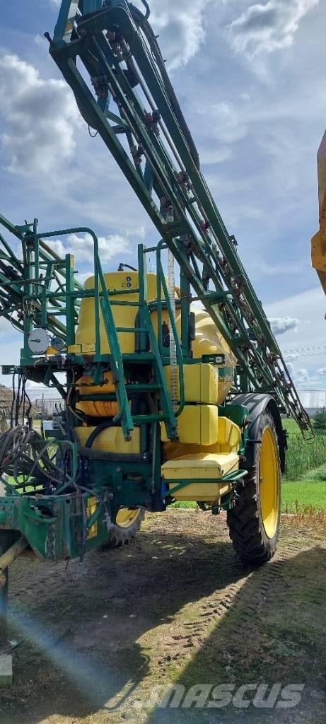 John Deere 840 i Vlečne škropilnice