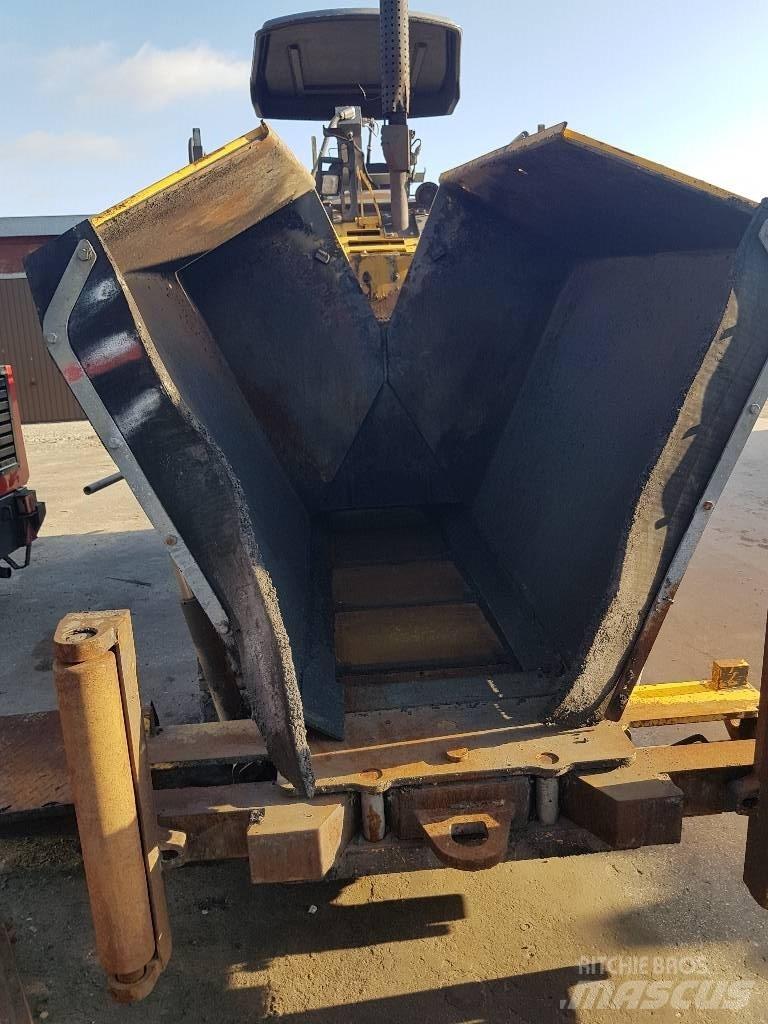 Volvo TITAN 2820 Asfaltni finišerji