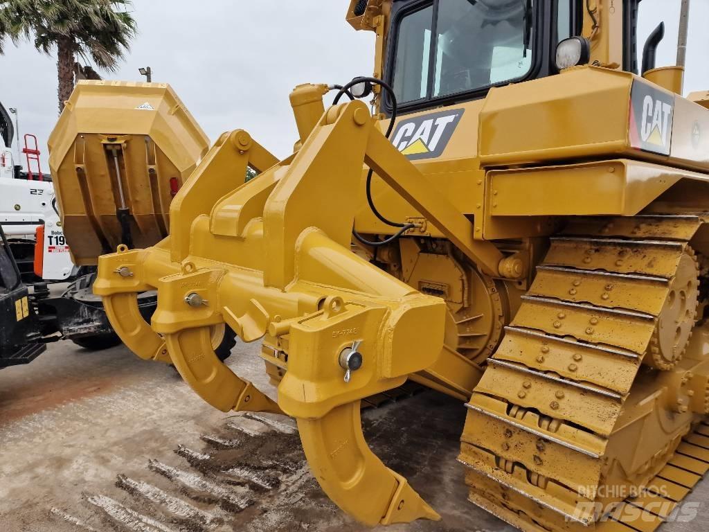 CAT D 6 T XL Buldožerji goseničarji