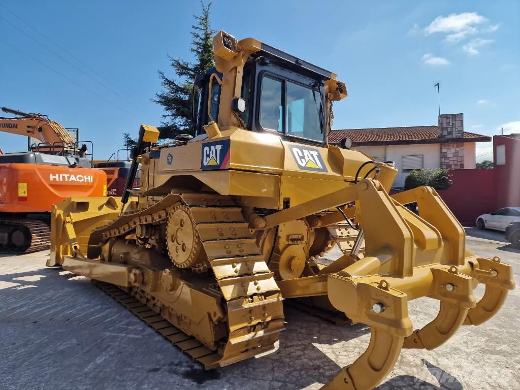 CAT D 6 T XL Buldožerji goseničarji