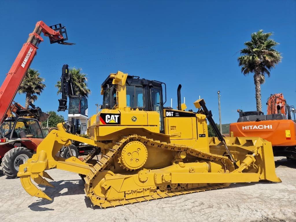 CAT D 6 T XL Buldožerji goseničarji