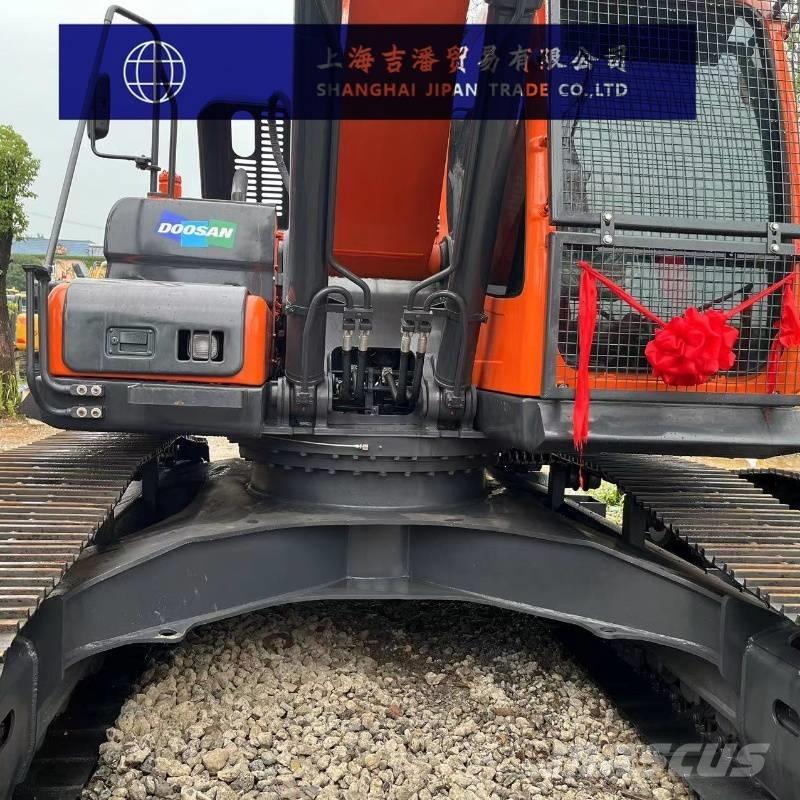 Doosan DX 225 Bagri goseničarji