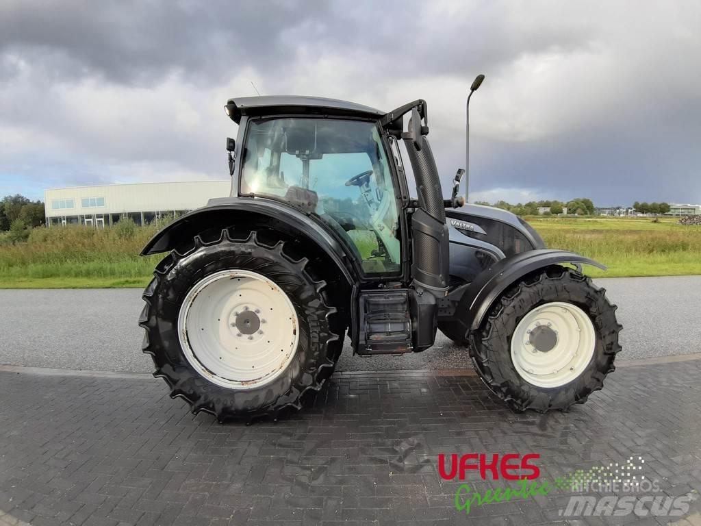 Valtra N134 Traktorji