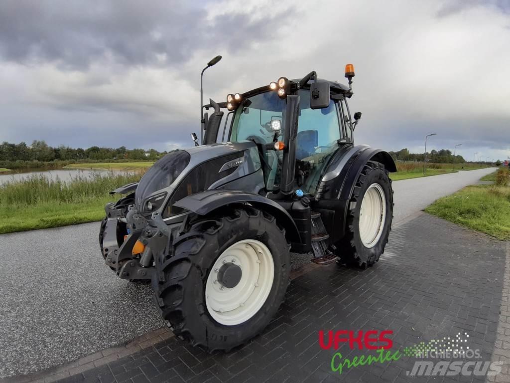 Valtra N134 Traktorji