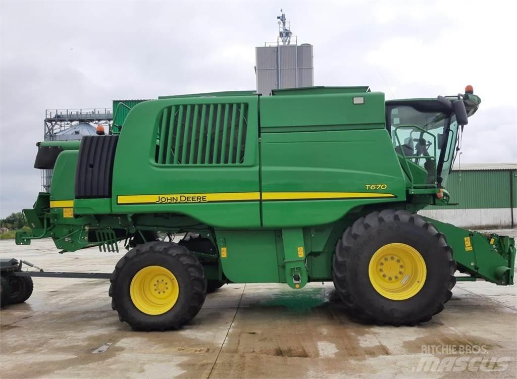 John Deere T670 Kombajni