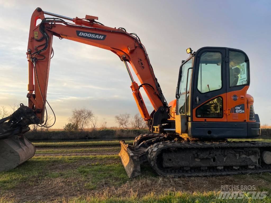 Doosan DX 85 R-3 Midi bagri 7t – 12t