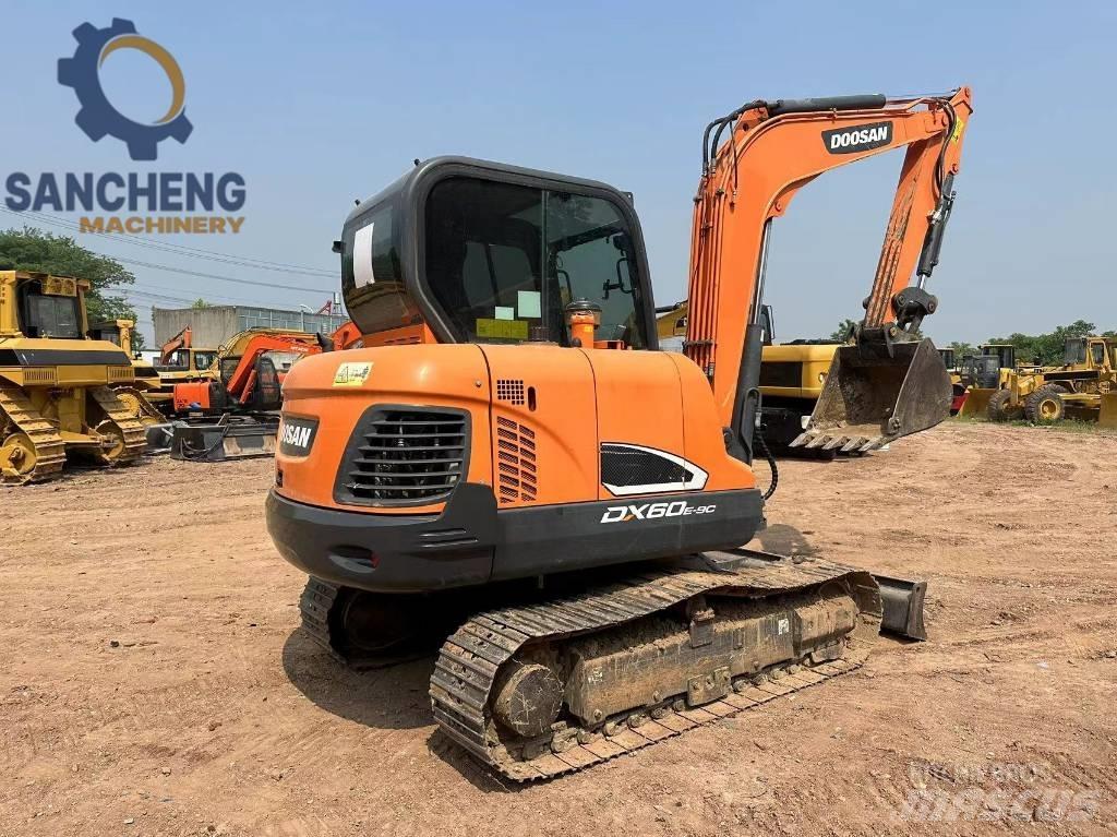 Doosan DX 60 Bagri goseničarji