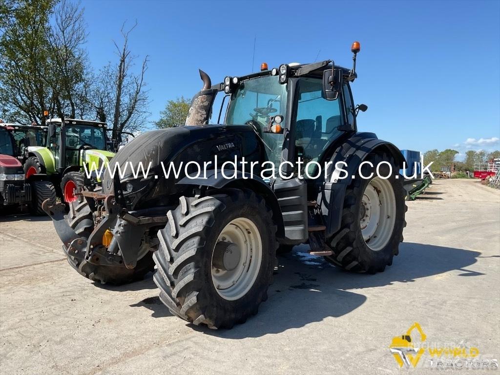 Valtra T 234 Traktorji
