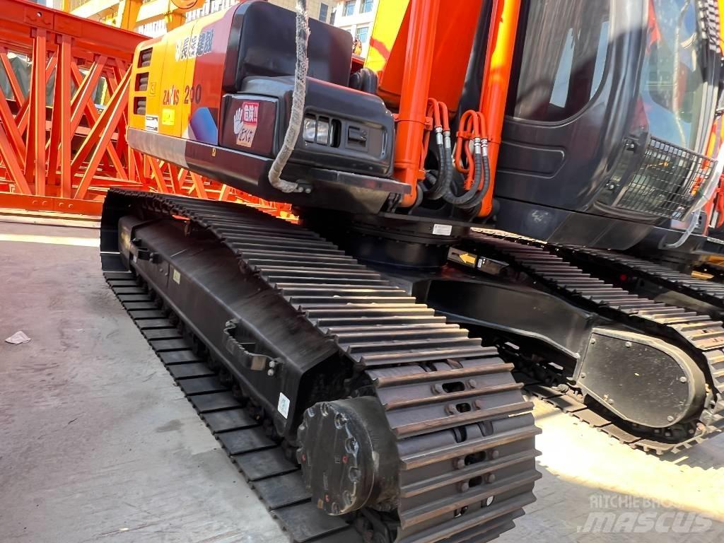 Hitachi ZX200 Bagri goseničarji