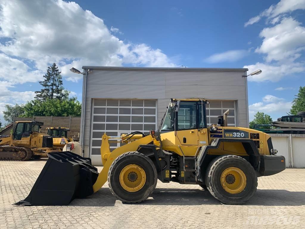 Komatsu WA 320-5H Kolesni nakladalci
