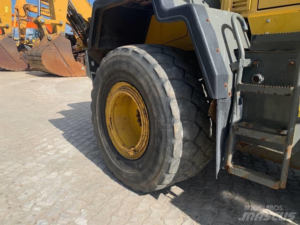 Komatsu WA 320-5H Kolesni nakladalci