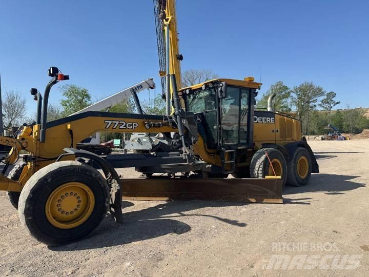 John Deere 772GP Grederji