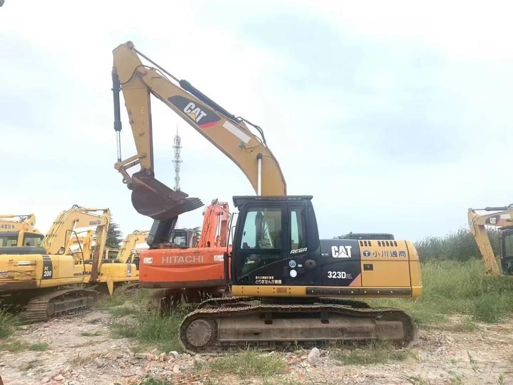 CAT 323D Bagri goseničarji