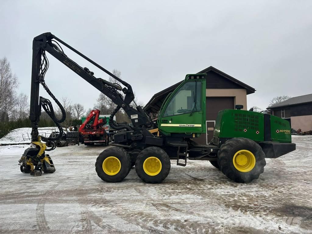 John Deere 1070 D Harvesterji