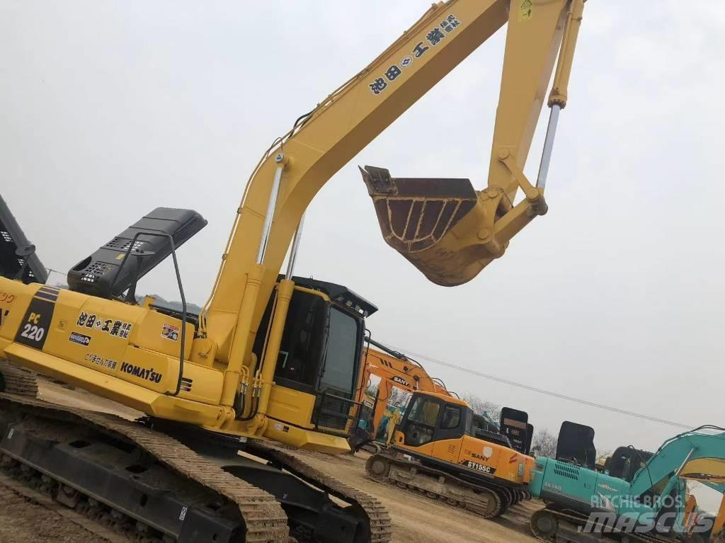 Komatsu 220-8 Bagri goseničarji