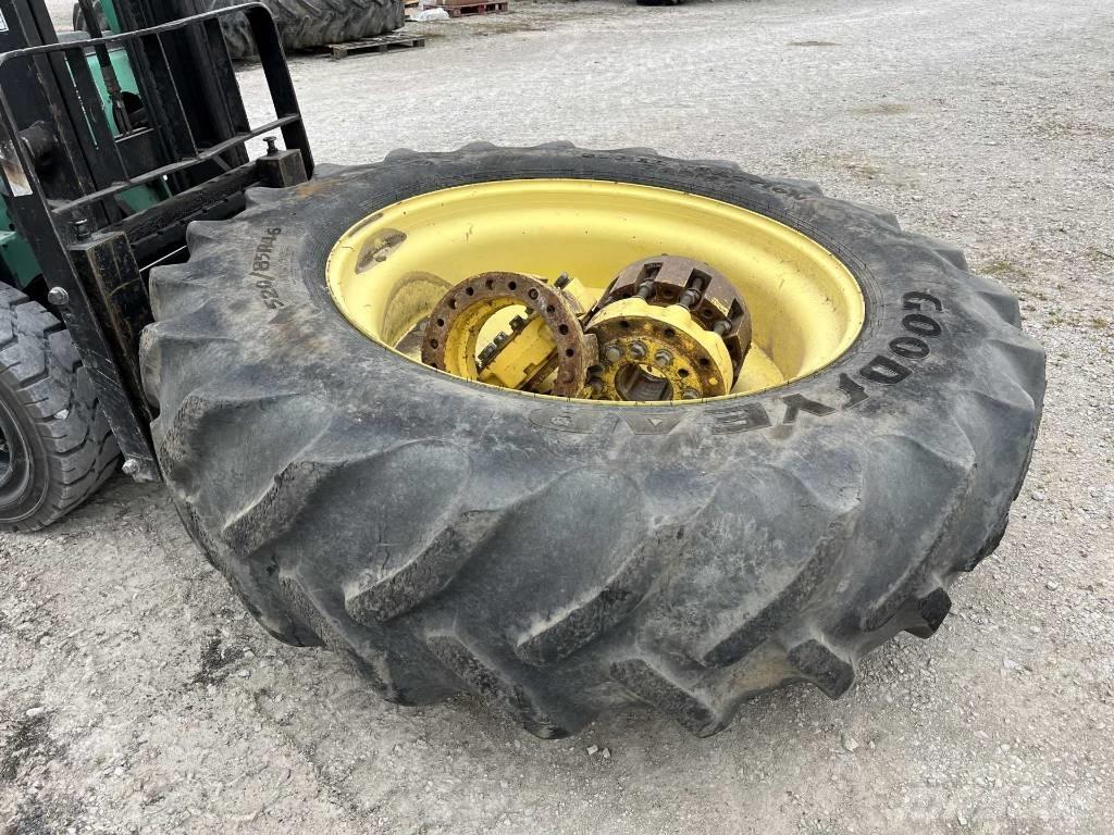John Deere 7260 R Traktorji