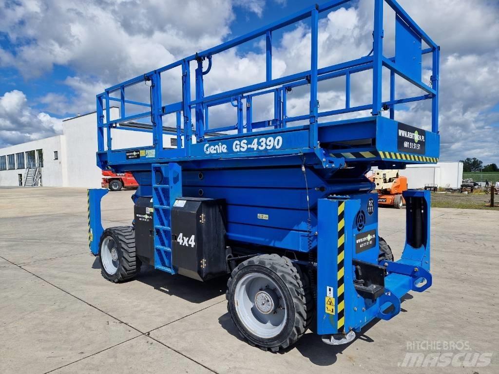 Genie GS 4390  RZ111 Škarjaste dvižne ploščadi
