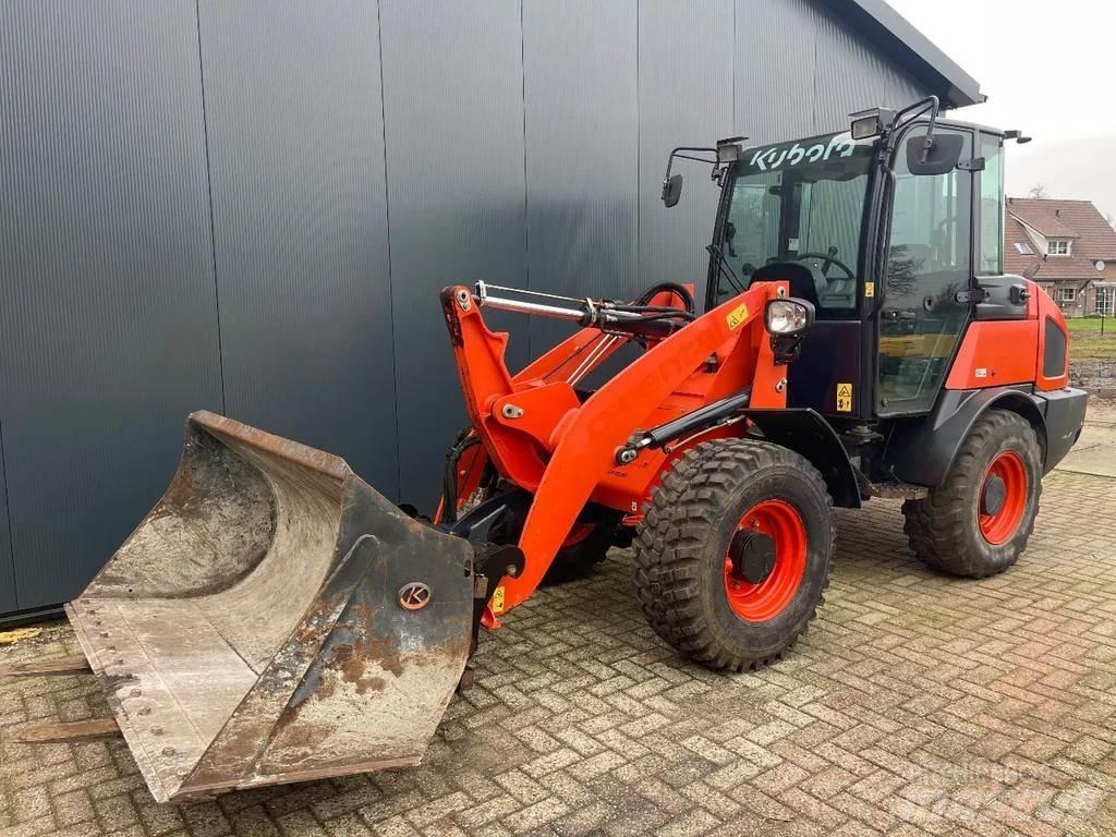 Kubota R065 Kolesni nakladalci